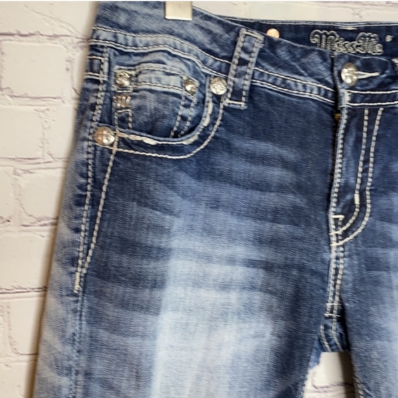 Miss Me Mid Rise Easy Crop Denim Bling Embellished Jeans Size 27 - Picture 7 of 15